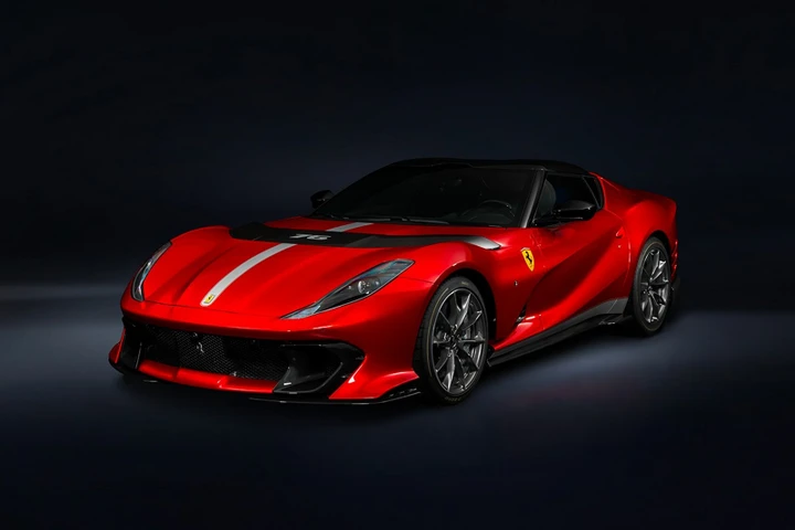 Una Ferrari 812 Competizione A personalizzata col programma Tailor Made