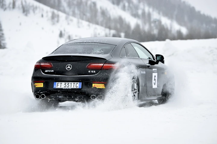 Mercedes-Benz 4MATIC Tour 2020: Winter is our Game