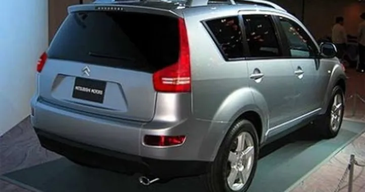 Citroen C7 photoshop del Suv francese