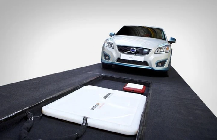Volvo: proseguono i test su un sistema di ricarica induttiva