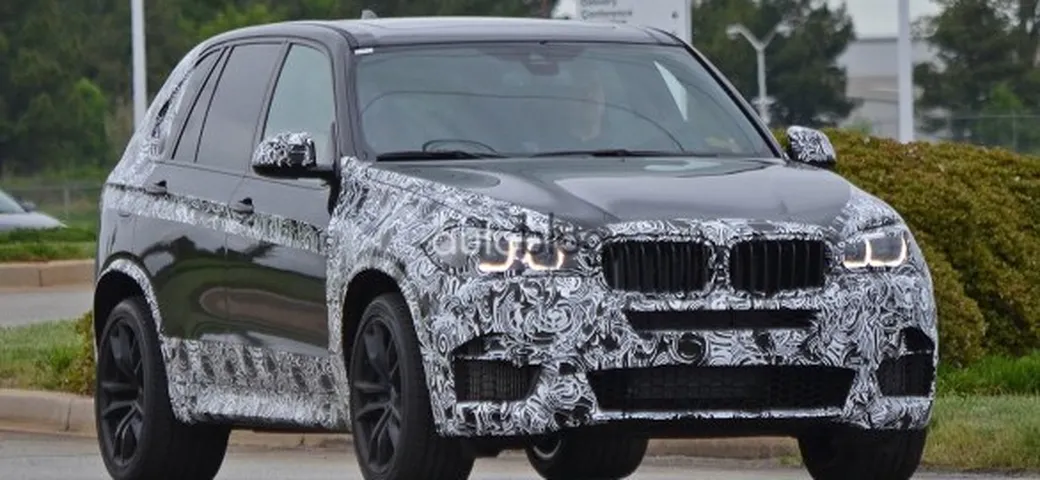 Foto spia BMW X5M