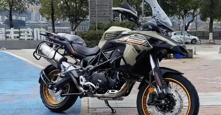 Benelli TRK 552 presentata in Cina