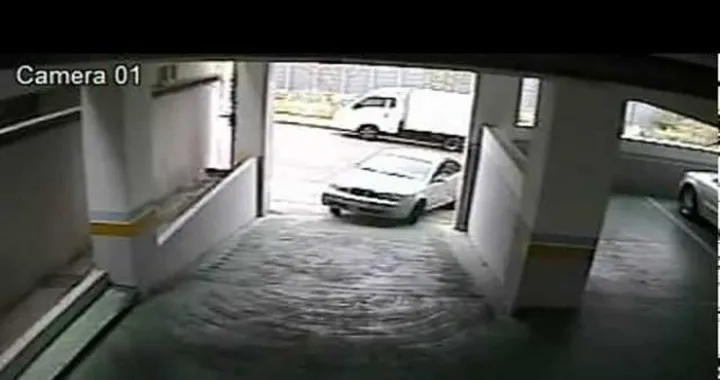 Rubrica auto Epic Fail: tre incidenti in meno di un minuto