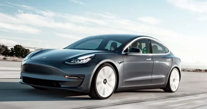 Tesla: nuovi reclami per il sistema di frenata autonoma