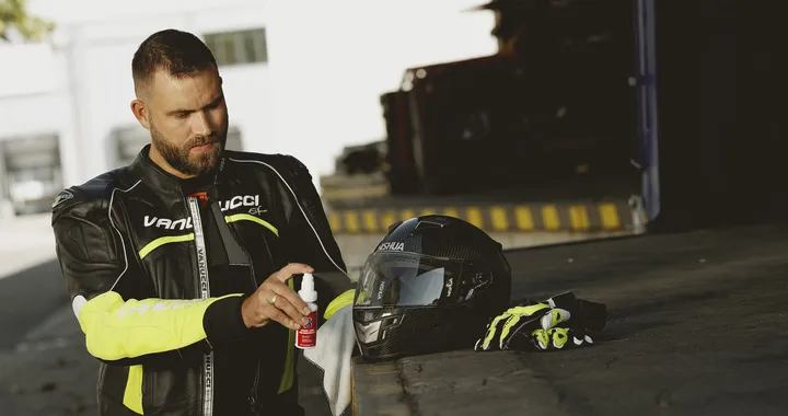 Louis Moto: i prodotti per prendersi cura dell'abbigliamento tecnico