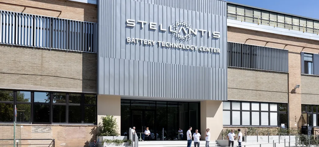 Stellantis ha inaugurato a Mirafiori il suo primo “Battery Technology Center” in Italia