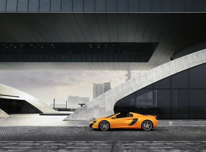 McLaren 650S Spider: immagini e caratteristiche tecniche