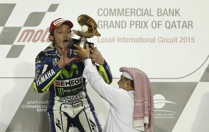 MotoGP Qatar 2015, la gara: Valentino Rossi vince. Dovizioso e Iannone sul podio [FOTO]