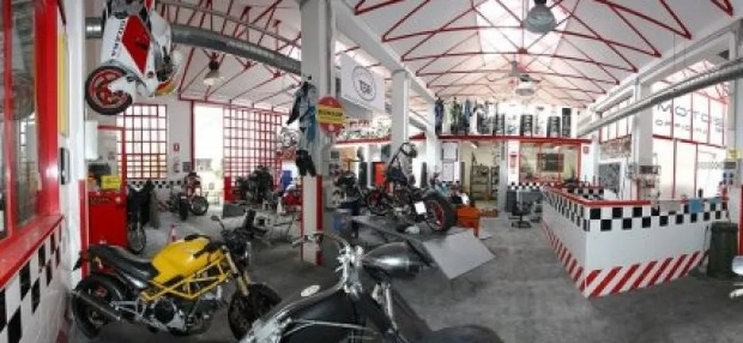 Motosplash & Ace Cafe London: 