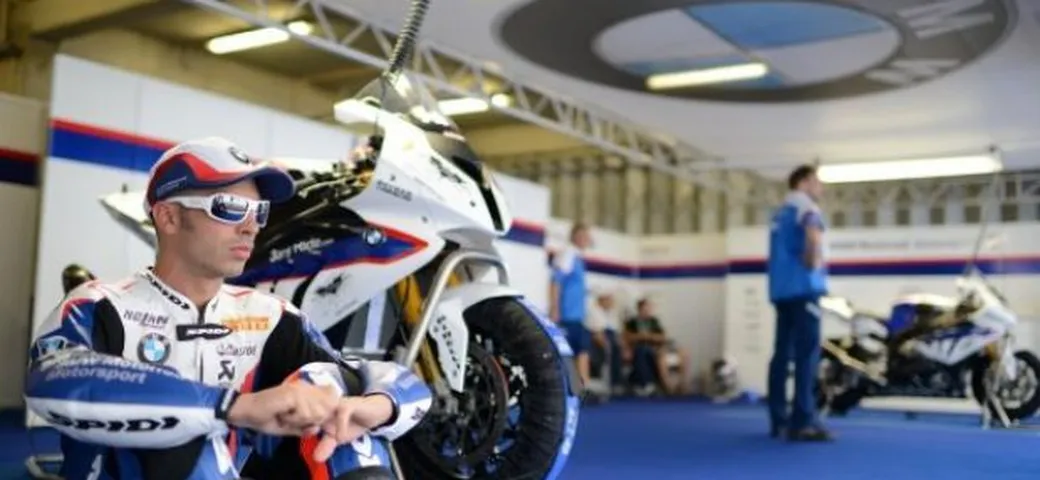 WSBK: due costole incrinate per Marco Melandri, ma a Magny Cours ci sarà