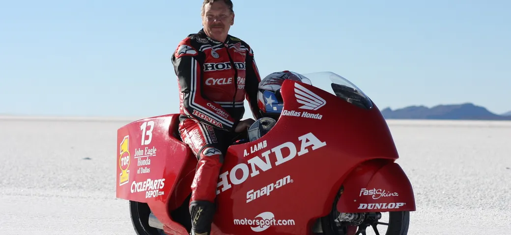 Inseguendo le 300 mph: la storia di Al Lamb [Video]