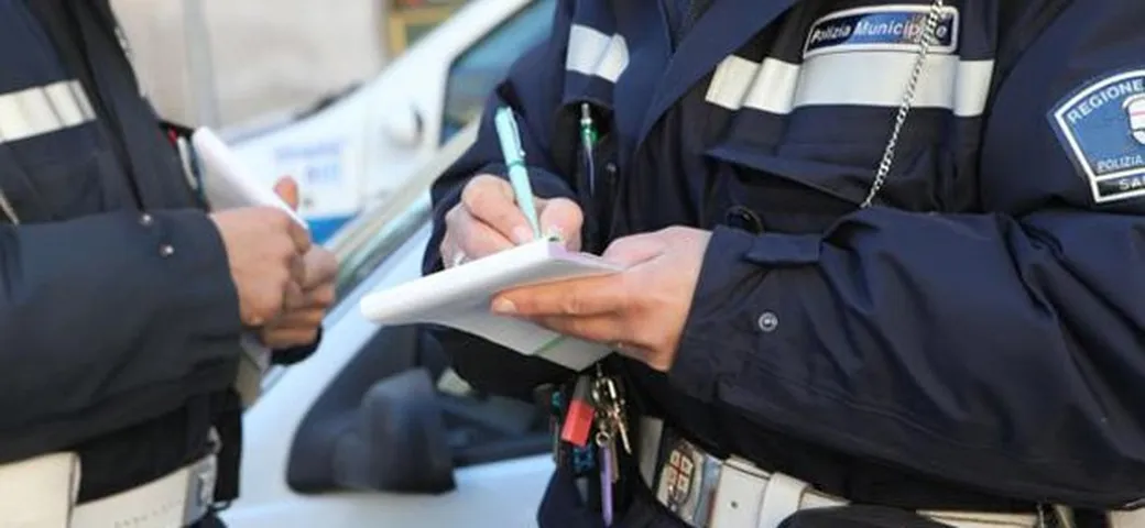 Senza casco e assicurazione su scooter sequestrato: Multa Record!