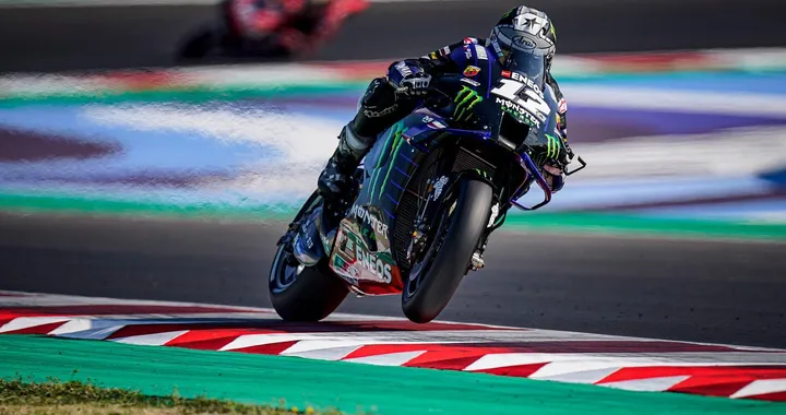 MotoGP Emilia Romagna 2020: Bagnaia cade, Vinales ne approfitta e vince