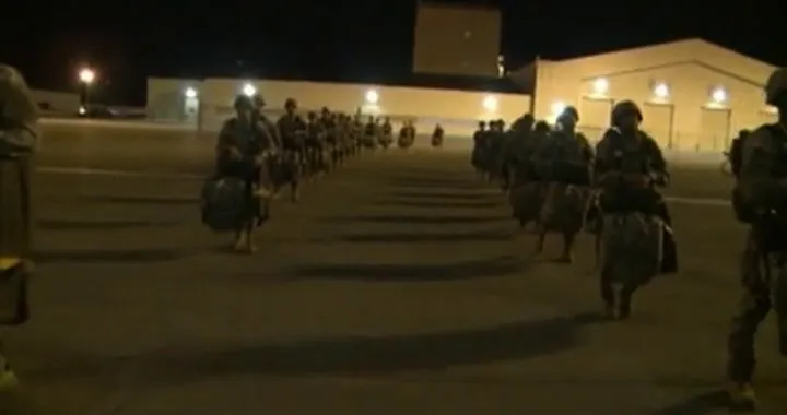 Humvee sganciata da un aereo militare