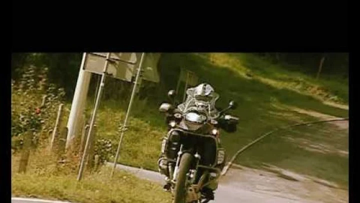 BMW R 1200 GS Adventure: Adrenalina pura by AdventureSchool