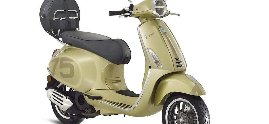 Vespa 75th, il nuovo allestimento per Primavera e GTS per celebrare i 75 anni