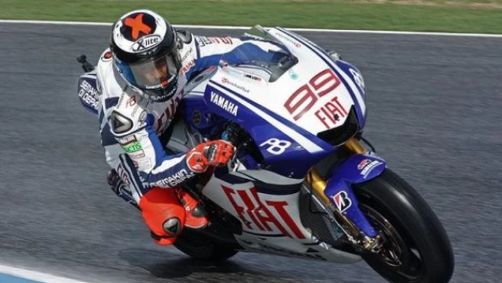 MotoGP: saltano le qualifiche per maltempo all'Estoril. Pole position a tavolino per Jorge Lorenzo