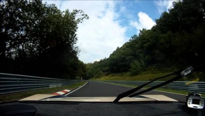 Electric RaceAbout: un giro al Nurburgring sull'auto elettrica
