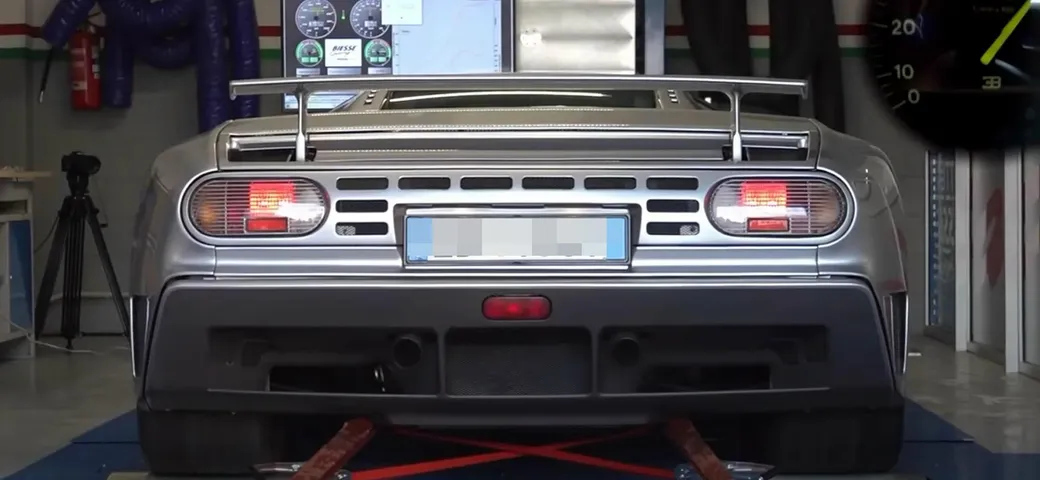 Come suona la Bugatti EB110 al banco prova e su strada [Video]