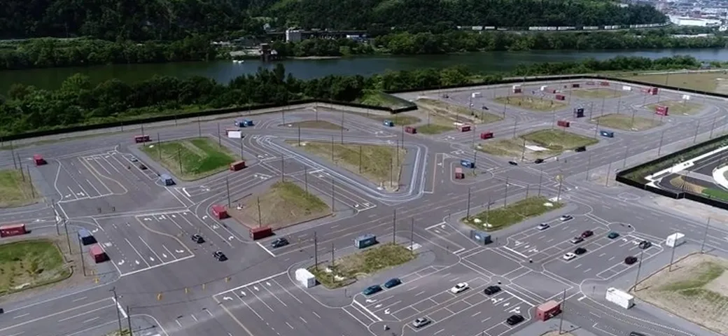 Guida autonoma: Uber, una falsa città per i test [Video]