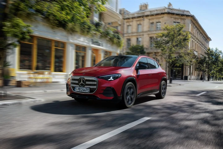 Nuova Mercedes GLA elettrica, fino a 657 km di autonomia e ricarica a 800V