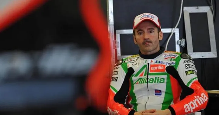 Max Biaggi al lavoro per costruire il Team Aprilia 2012
