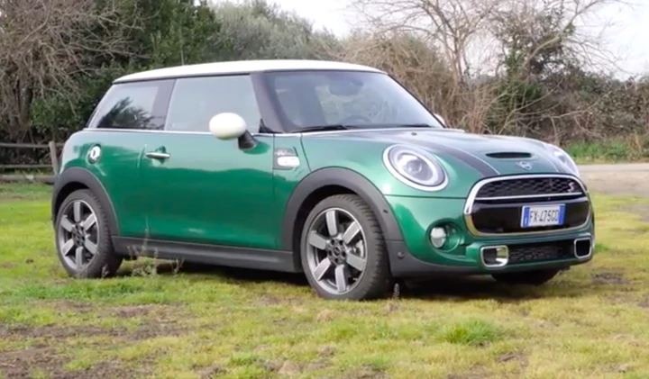 Mini 60 Years Edition: la prova su strada (VIDEO)
