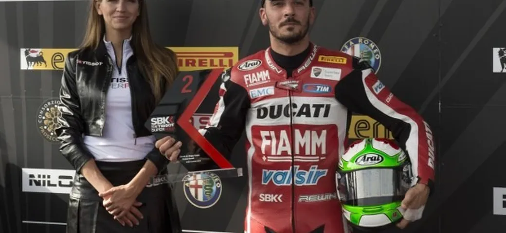 SBK Magny Cours 2014, Giugliano in prima fila: 