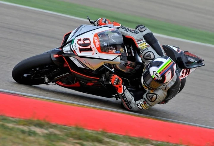 SBK, un podio per Haslam ed Aragon: 