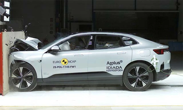 Polestar 4 conquista le cinque stelle Euro NCAP: sicurezza al top