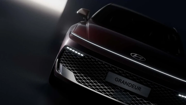 Hyundai Grandeur, l’ammiraglia hi-tech che sfida il dominio dei SUV