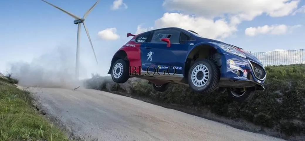 Carlos Sainz: una speciale sulla Peugeot 208 T16