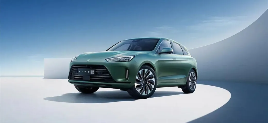 Aito M5: svelata la nuova auto elettrica di Huawei