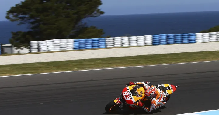 Phillip Island, “solite” Qualifiche: Marquez domina, Lorenzo prima fila, Rossi solo settimo. Exploit di Iannone. Male Dovizioso