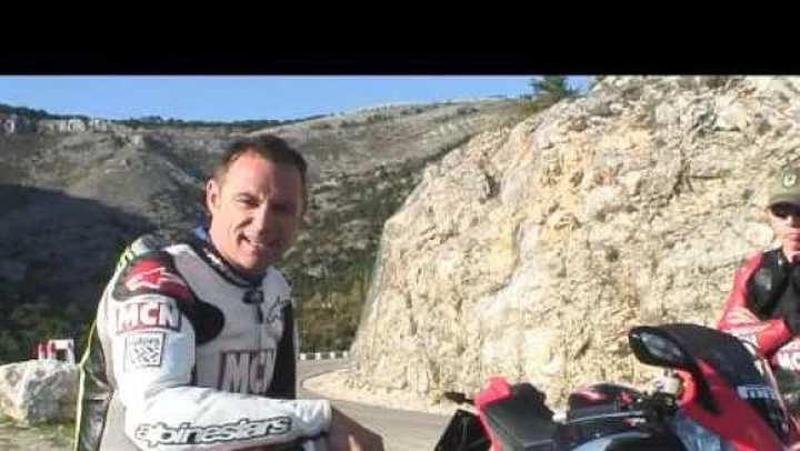 Videocomparativa Yamaha YZF-R1 vs Aprilia RSV4 2009
