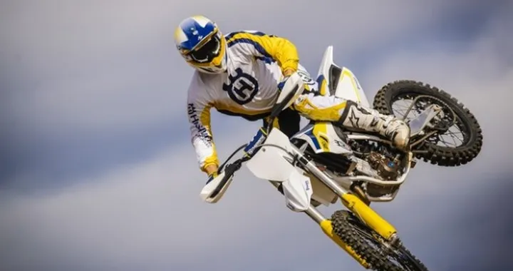 Motocross: Husqvarna con Ricci Racing nella stagione 2015