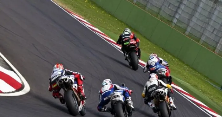 Superbike: Tom Sykes in testa nei Test di Imola. Checa 2°, Melandri 4° precede Biaggi