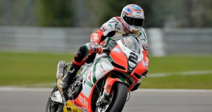 WSBK: Aprilia Racing conferma Leon Camier per la stagione 2011