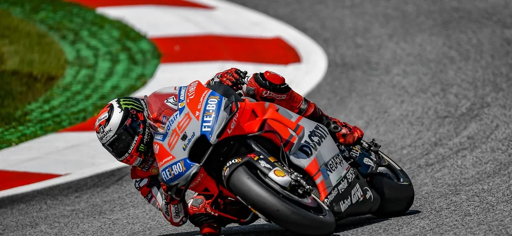 MotoGP, Domenicali “torna” su Jorge: a chi giova? Via anche Stoner