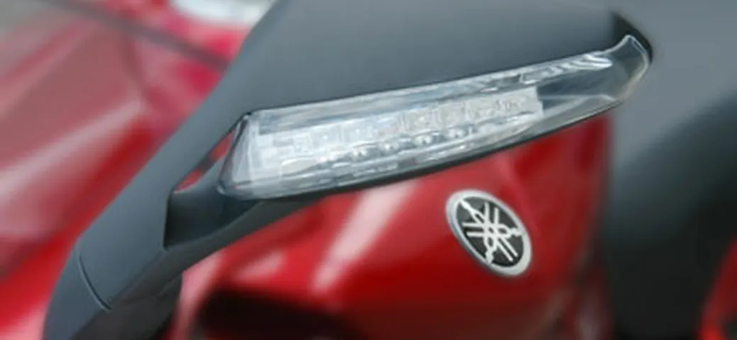 Specchietto Giugiaro-Barrac per R1 ed R6 2006