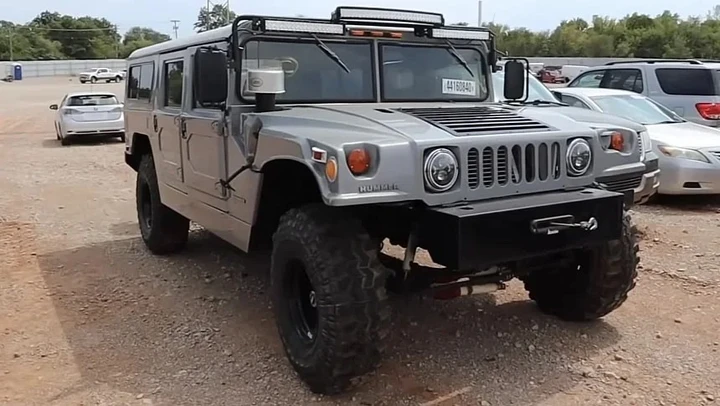 Hummer H1 all’asta, ma qualcosa non torna: un inganno ben celato