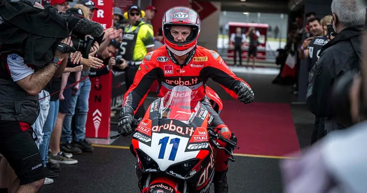 Supersport Australia: prima vittoria per Bulega e la Panigale V2