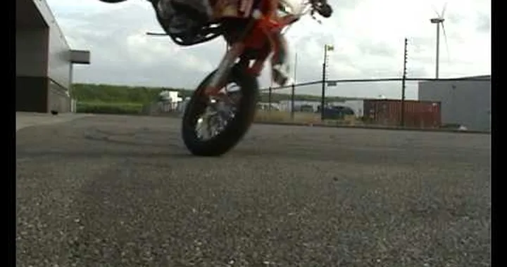 KTM Supermotard Stuntrider Wheely-Boy Drifting Drift