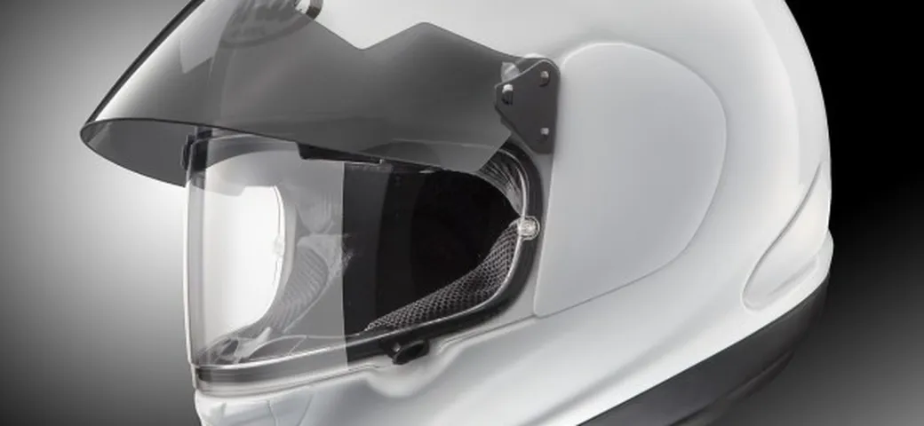 Arai presenta il visierino esterno Pro Shade System