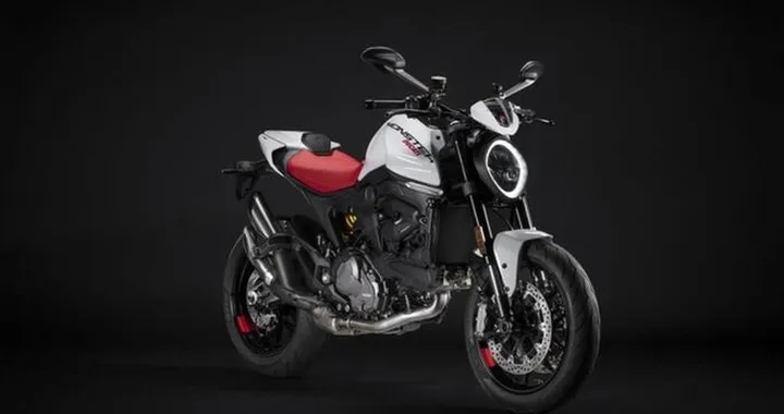 Ducati Monster: debutta la nuova livrea Iceberg White [FOTO]