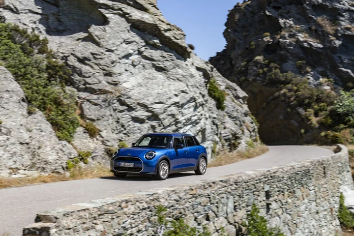 Nuova MINI Cooper S 5 Porte dimensioni