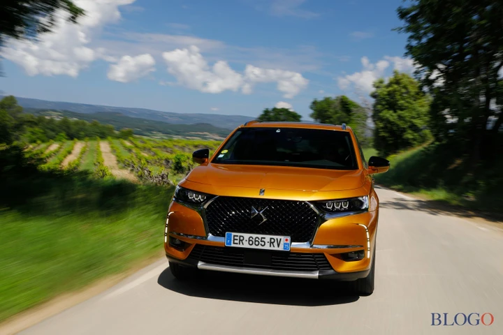 DS7 Crossback PureTech 225 EAT8: primo contatto in Provenza