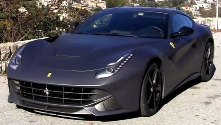 Ferrari F12: il sound in montagna in video