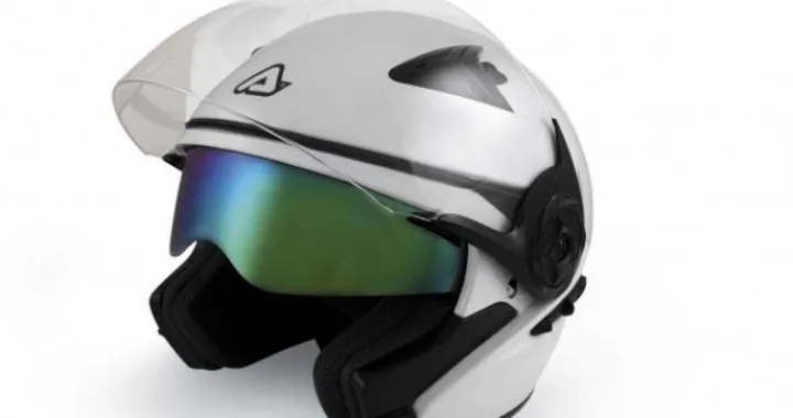 Acerbis: completo tecnico Gambler e casco jet Sunset