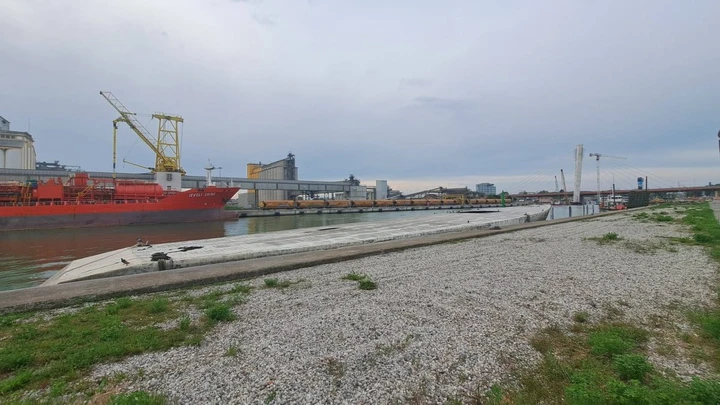 Bucintoro, il super yacht mai finito di Raul Gardini è ancora abbandonato a Porto Marghera
